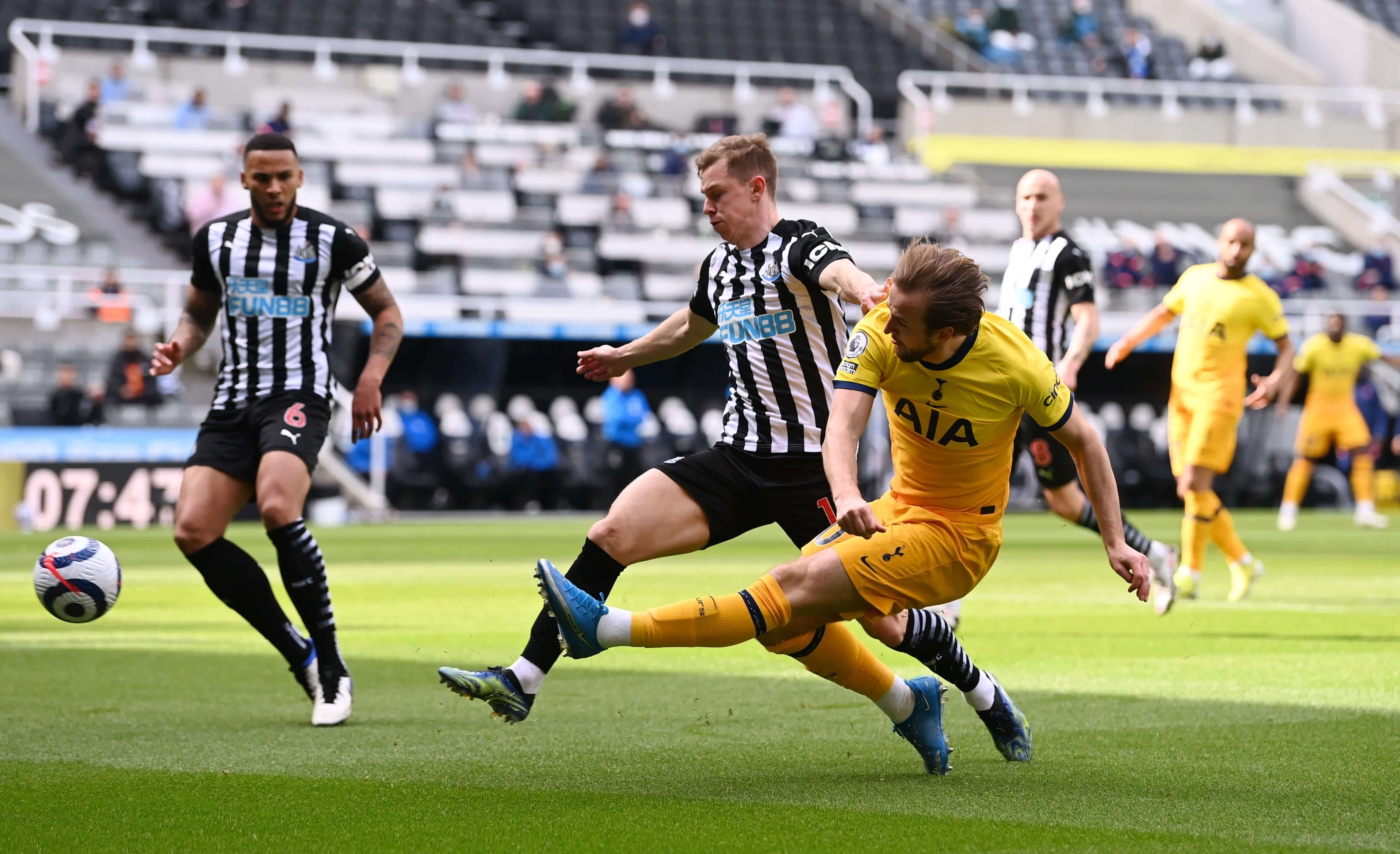 这位中场的 这位中场的